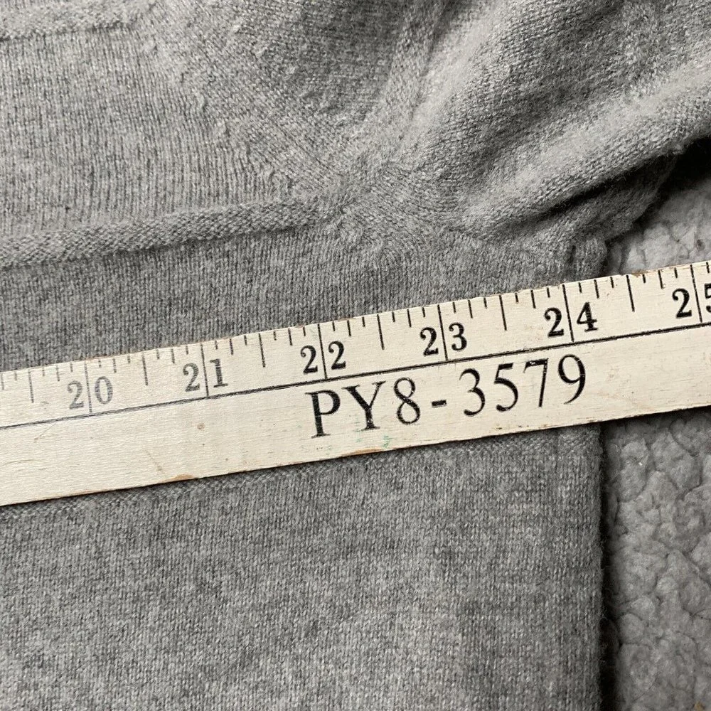 Banana Republic Men's Sweater XL V-Neck Angora Rabbit Cashmere Wool Blend Gray‎